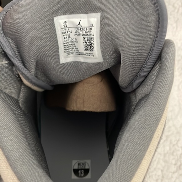 Air Jordan 1 MID SE - Picture 6 of 8